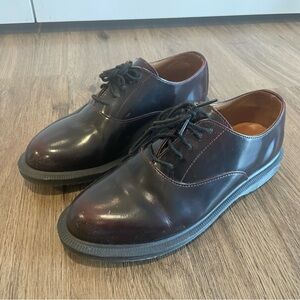Doc Martens Bennett leather Oxford in Arcadia Cherry